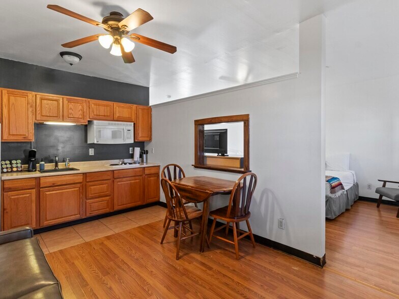 More Photos Of 475 W Main St, Escalante Hotel For Sale