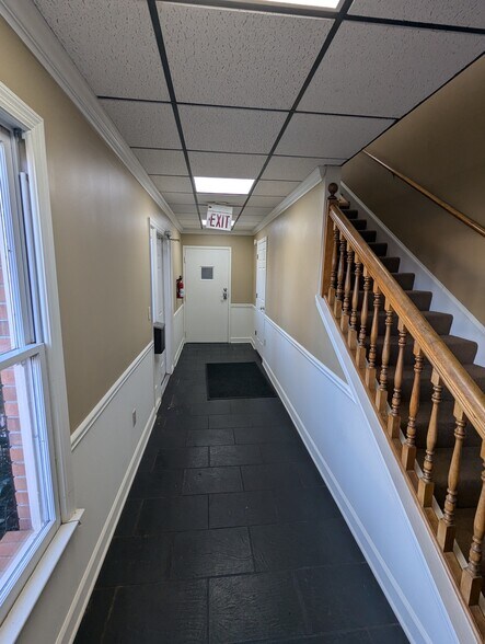 More Photos Of 2440 Sandy Plains Rd, Marietta Office For Sale