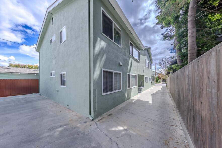 More Photos Of 241 Lindero Ave, Long Beach Apartments For Sale