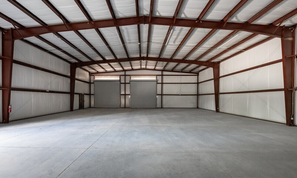 More Photos Of 2995 Mayport Rd, Jacksonville Manufacturing For Sale