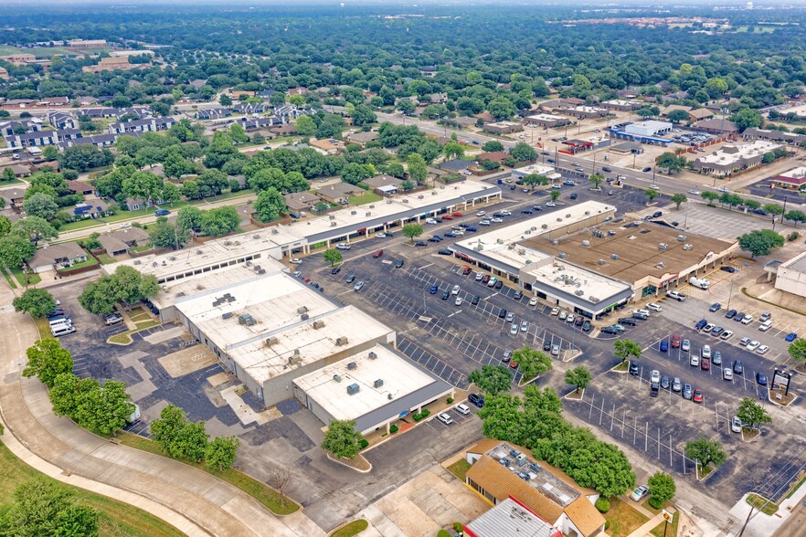 More Photos Of 2963-3055 W 15th St, Plano Unknown For Lease