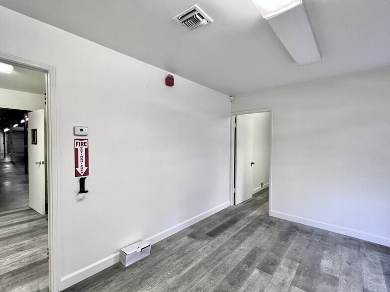 More Photos Of 144 E Santa Clara St, Arcadia Warehouse For Lease