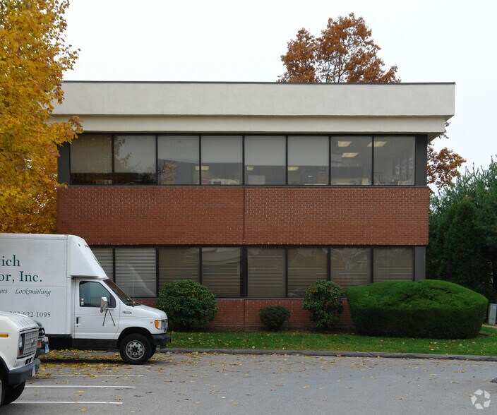 More Photos Of 282 Railroad Ave, Greenwich Medical For Lease