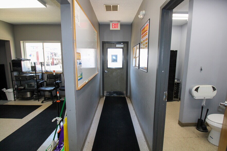More Photos Of 5640 44th Ave S, Clinton Industrial For Sale