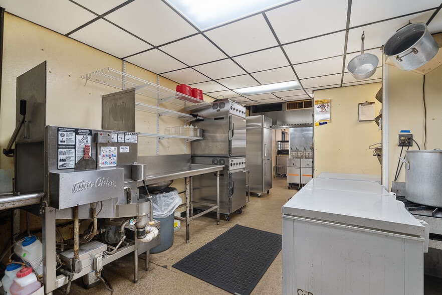 More Photos Of 2117 S 34th St, Kansas City Restaurant For Sale