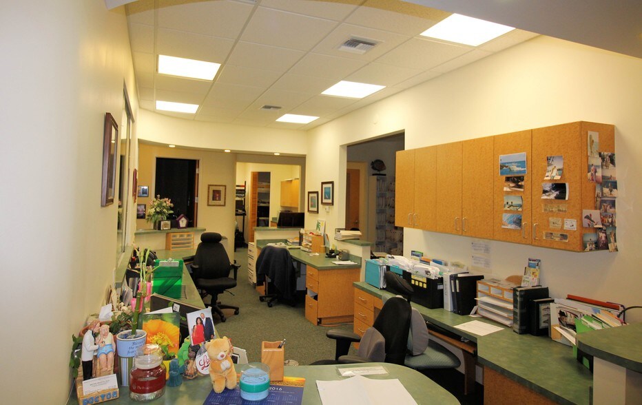 More Photos Of 658 W Indiantown Rd, Jupiter Medical For Sale