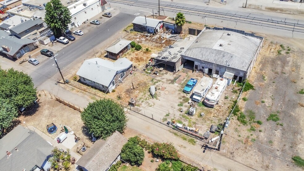 More Photos Of 108 D St, Westley Specialty For Sale