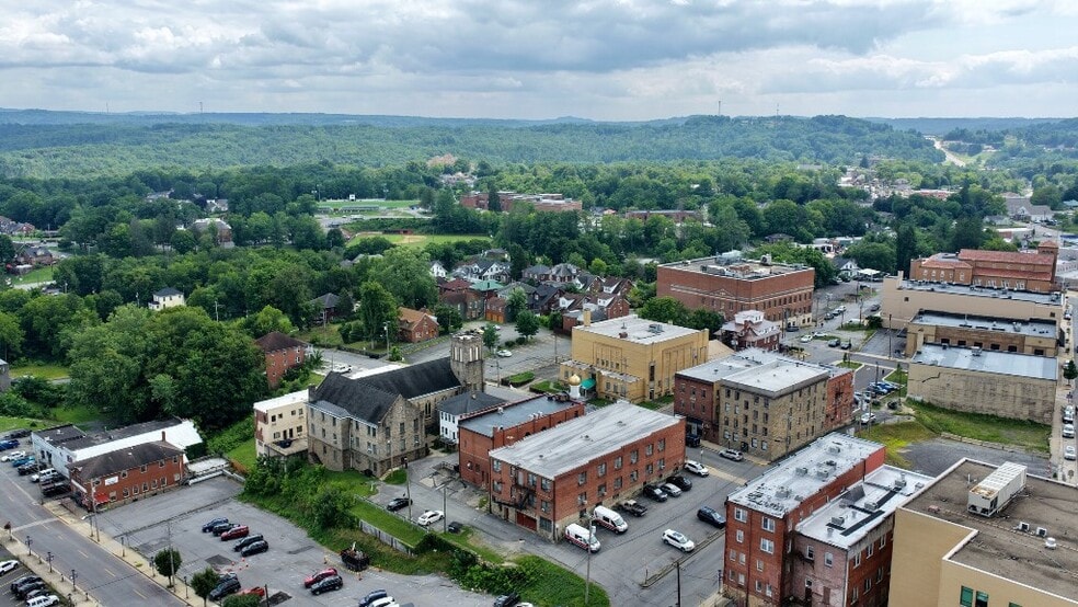 More Photos Of 207 S Heber St, Beckley Office For Sale