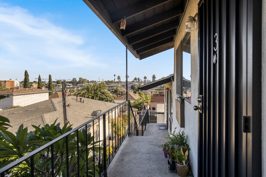 More Photos Of 2714 New Jersey St, Los Angeles Multifamily For Sale