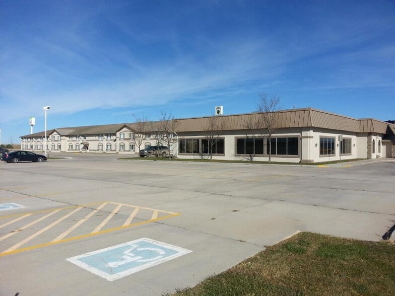 More Photos Of 664 Chase Blvd, Sidney Hotel For Sale