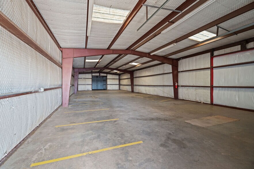 More Photos Of 2769 N Frankford Ave, Lubbock Warehouse For Sale