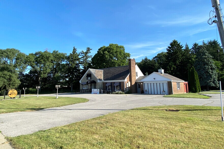 More Photos Of 35800 Detroit Rd, Avon Restaurant For Sale