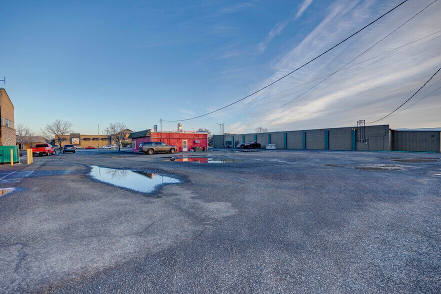 More Photos Of 627 S Columbia Ave, Connell General Retail For Lease