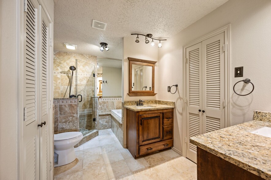 More Photos Of 981 Witherspoon Way, Flower Mound Industrial For Sale