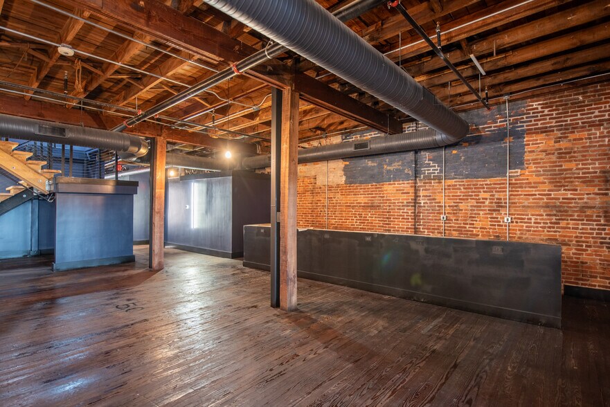 More Photos Of 225 Mason Ave, Cape Charles Storefront For Sale