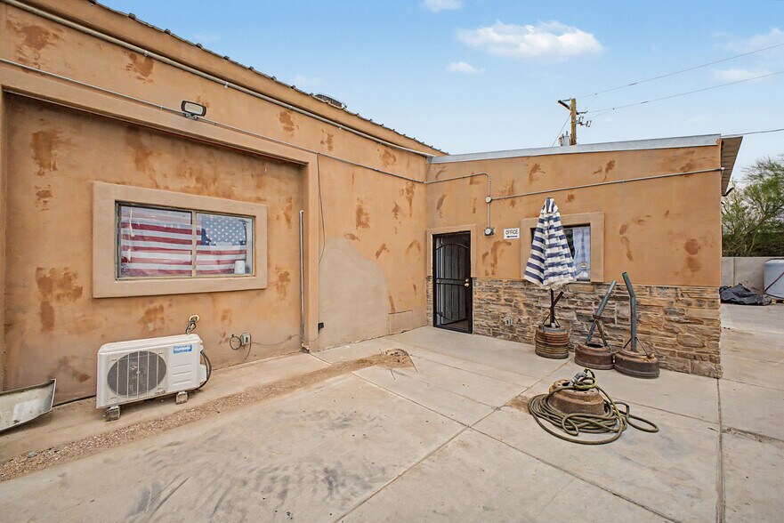 More Photos Of 3050 W 4th Ave, Apache Junction Warehouse For Lease