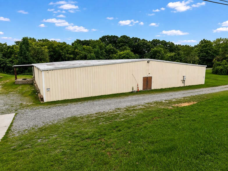 More Photos Of 5693 Old Salisbury Rd, Lexington Warehouse For Lease