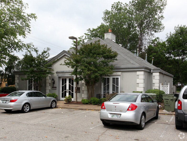 More Photos Of 6238 Poplar Ave, Memphis Office For Sale