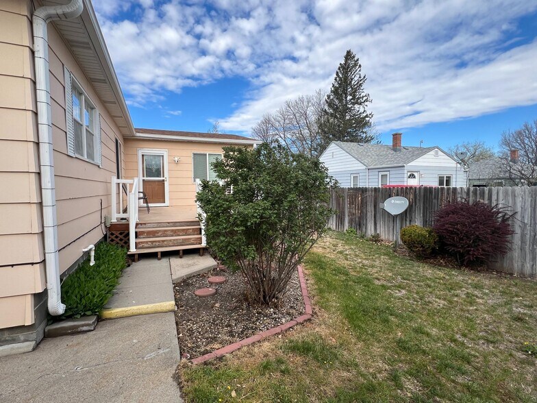 More Photos Of 112 McPherson St, Crawford Restaurant For Sale
