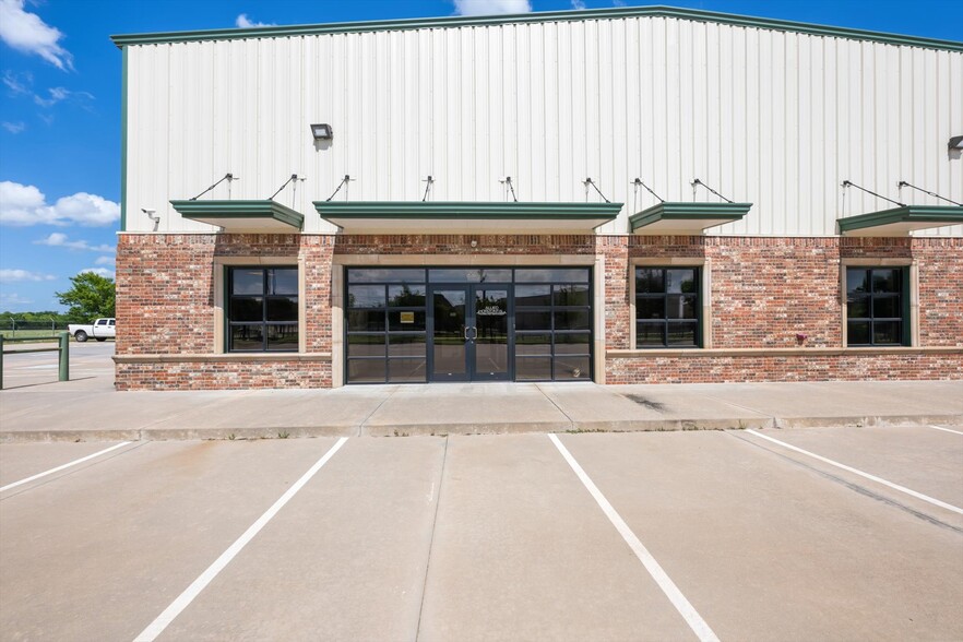 More Photos Of 13020 S Sunnylane Rd, Moore Industrial For Lease
