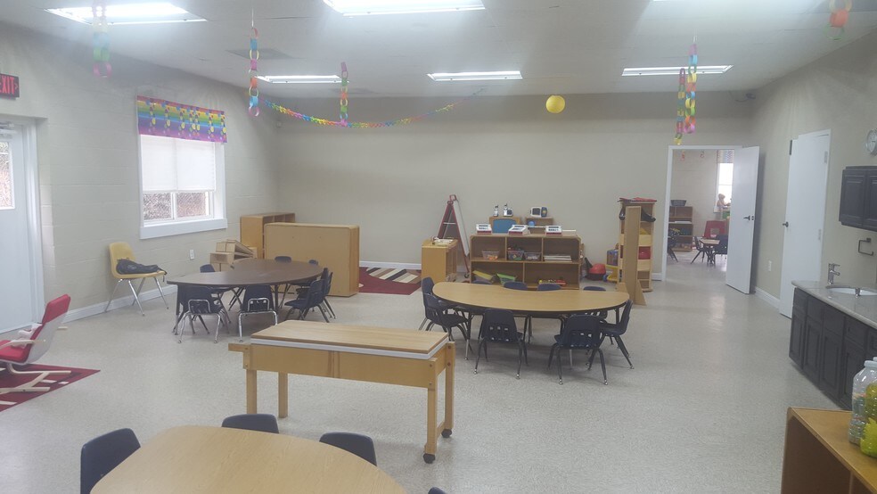 More Photos Of 2755 Flat Shoals Rd, College Park Daycare Center For Sale