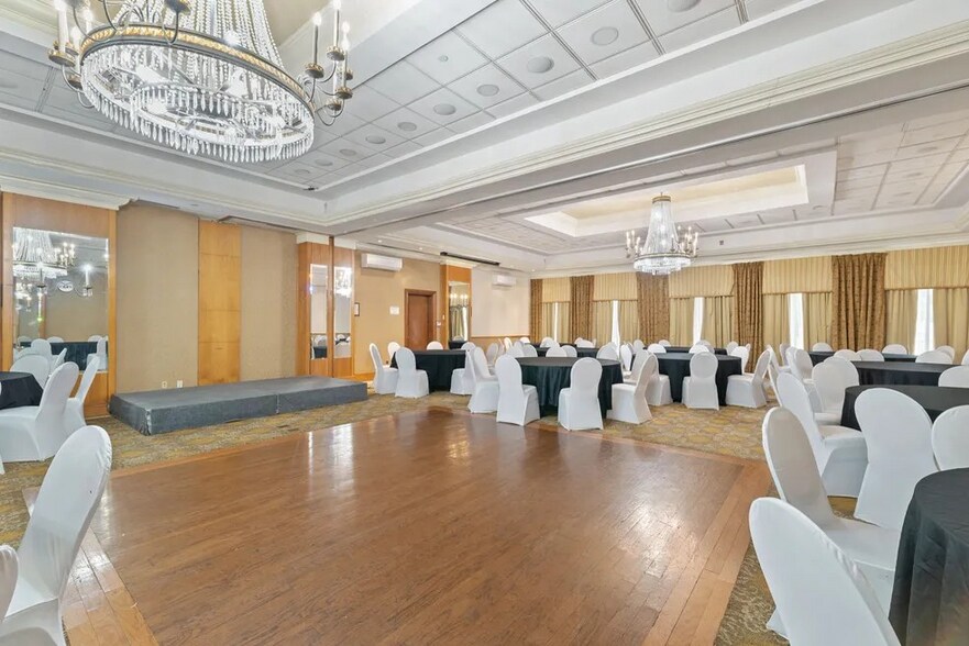 More Photos Of 30 Minue St, Carteret Hotel For Lease
