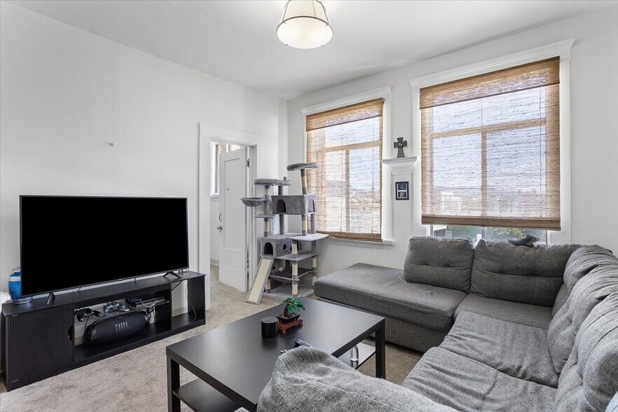 More Photos Of 498 25th St, Oakland Apartments For Sale