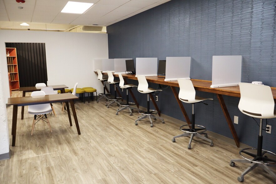 More Photos Of 206-210 W 4th St, Winston-Salem Storefront Retail Office For Lease