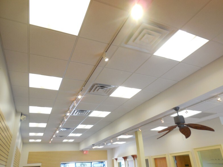 More Photos Of 377 Woodcleft Ave, Freeport Storefront Retail Residential For Sale