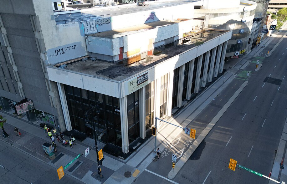 More Photos Of 250 Portage Av, Winnipeg Office For Sale