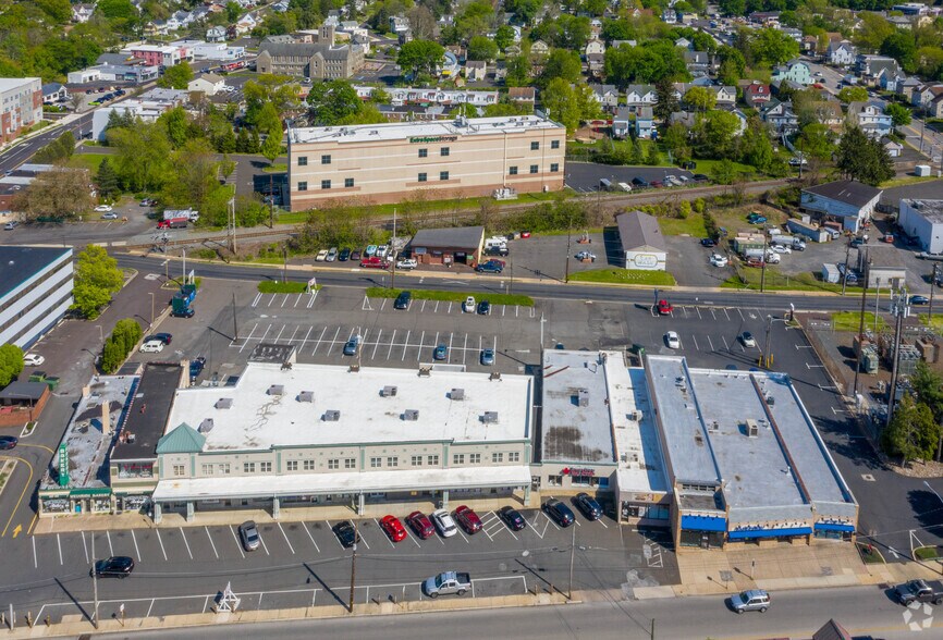 More Photos Of 31-49 Easton Rd, Willow Grove Storefront Retail Office For Lease