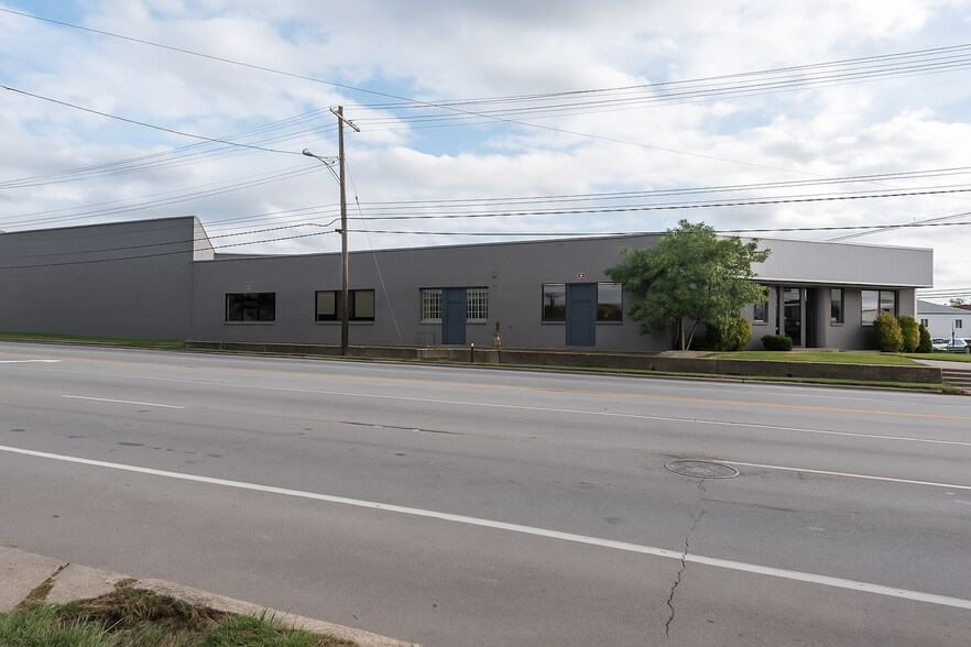 Primary Photo Of 800 Winchester Rd, Lexington Warehouse For Lease