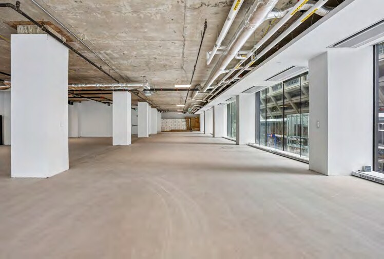More Photos Of 60 Bloor St W, Toronto Office For Lease