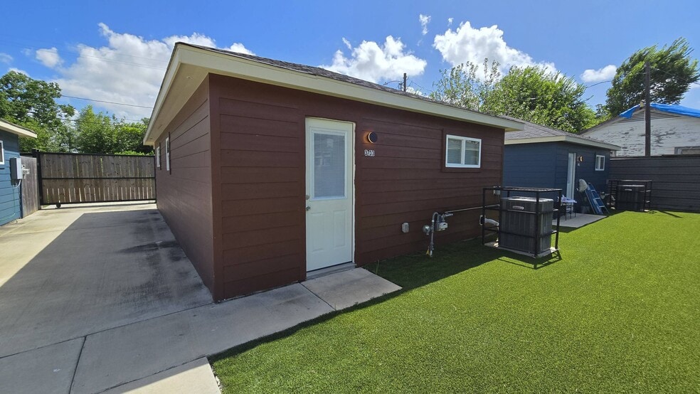 More Photos Of 3733 Seabrook St, Houston Apartments For Sale