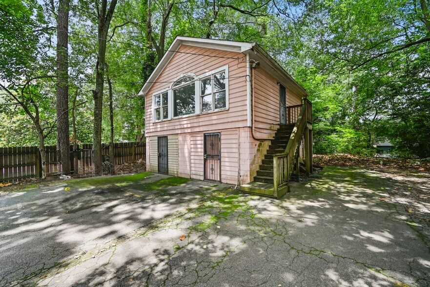 More Photos Of 1624 NE Piedmont Ave, Atlanta Medical For Sale