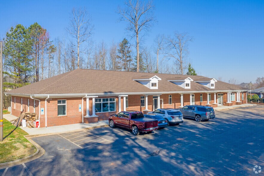 Primary Photo Of 2315 E WT Harris Blvd, Charlotte Medical For Lease