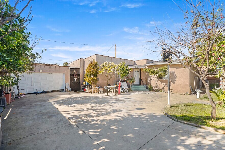 More Photos Of 2843 Meeker Ave, El Monte Freestanding For Sale