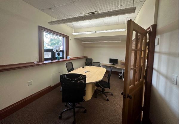More Photos Of 95 Toledo St, Farmingdale Flex For Lease