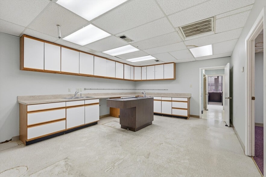 More Photos Of 2141-2149 W Park Blvd, Plano Unknown For Lease