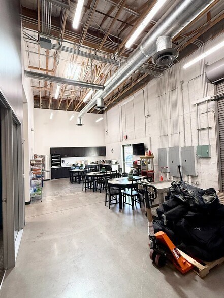 More Photos Of 398 S Arizona Ave, Chandler Freestanding For Lease