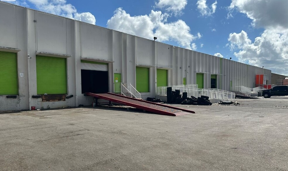 More Photos Of 1601 N Powerline Rd, Pompano Beach Warehouse For Lease