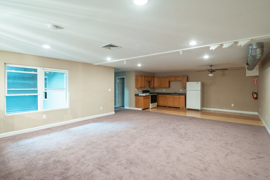 More Photos Of 2221 E Clearfield St, Philadelphia Warehouse For Sale