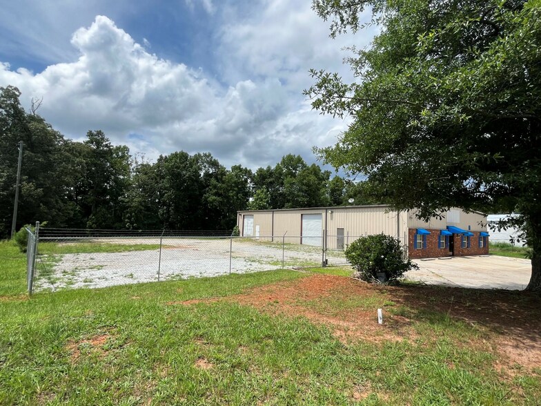 More Photos Of 2225 Jason Industrial Pky, Winston Warehouse For Lease