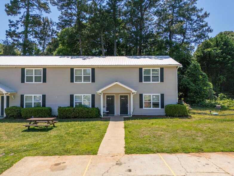More Photos Of 4121 Oakwood Vlg, Oakwood Apartments For Sale