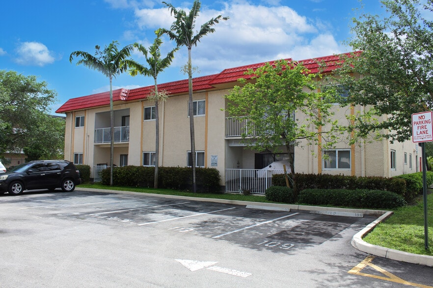 More Photos Of 5850-5890 NW 17th Plz, Sunrise Apartments For Sale