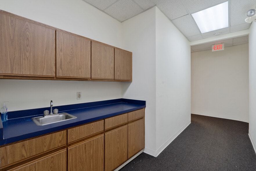 More Photos Of 344 W Genesee St, Syracuse Loft Creative Space For Lease