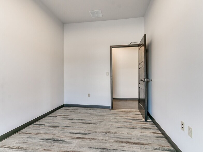 More Photos Of 8017 NW 122nd St., Oklahoma City Office For Lease