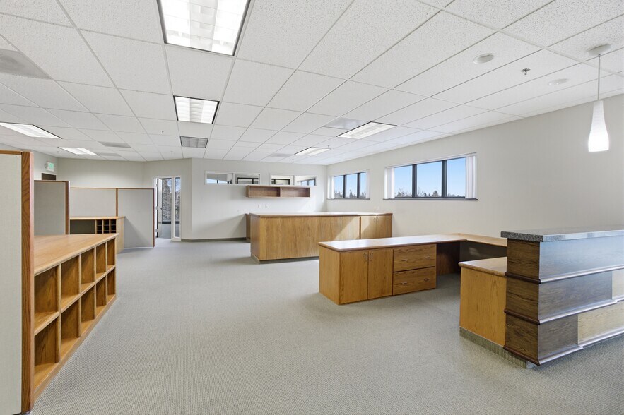 More Photos Of 680 Hawthorne Ave SE, Salem Office For Sale