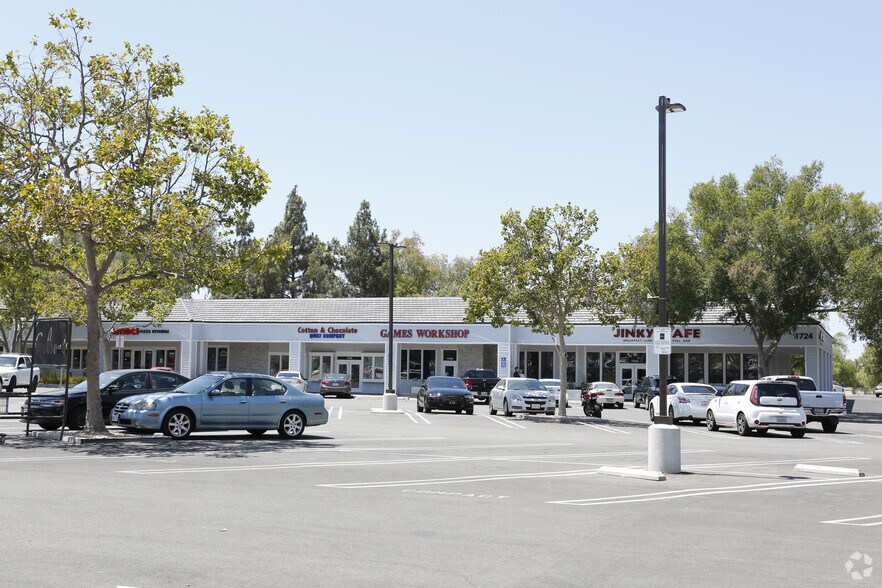 More Photos Of 1724-1772 Avenida De Los Arboles, Thousand Oaks Unknown For Lease