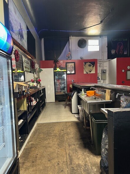 More Photos Of 2205 N Broadway, Los Angeles Bar For Sale